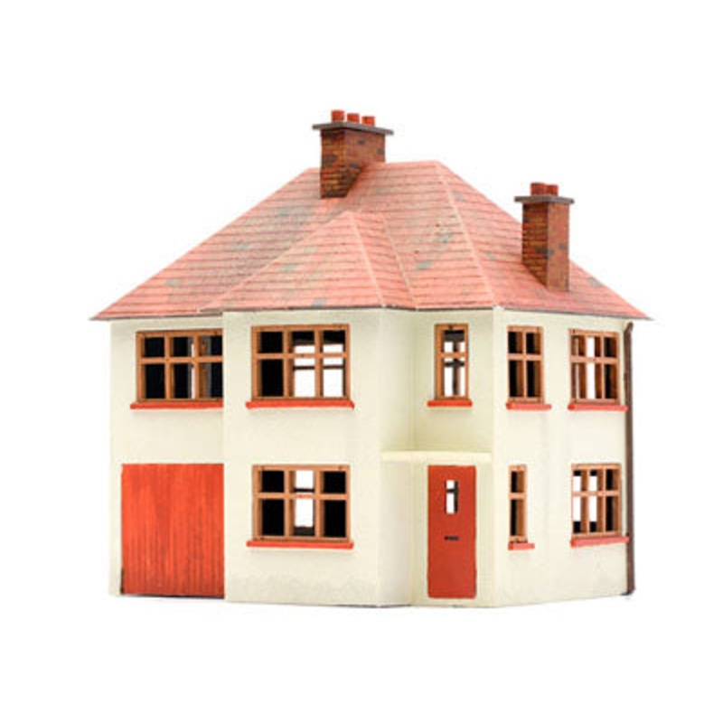 DETACHED HOUSE