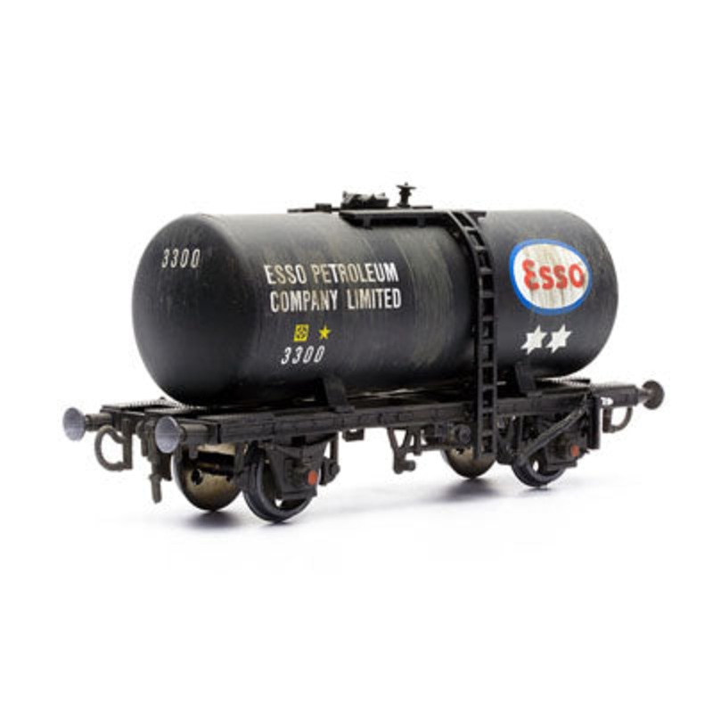 ESSO TANK WAGONS 20 TONNE