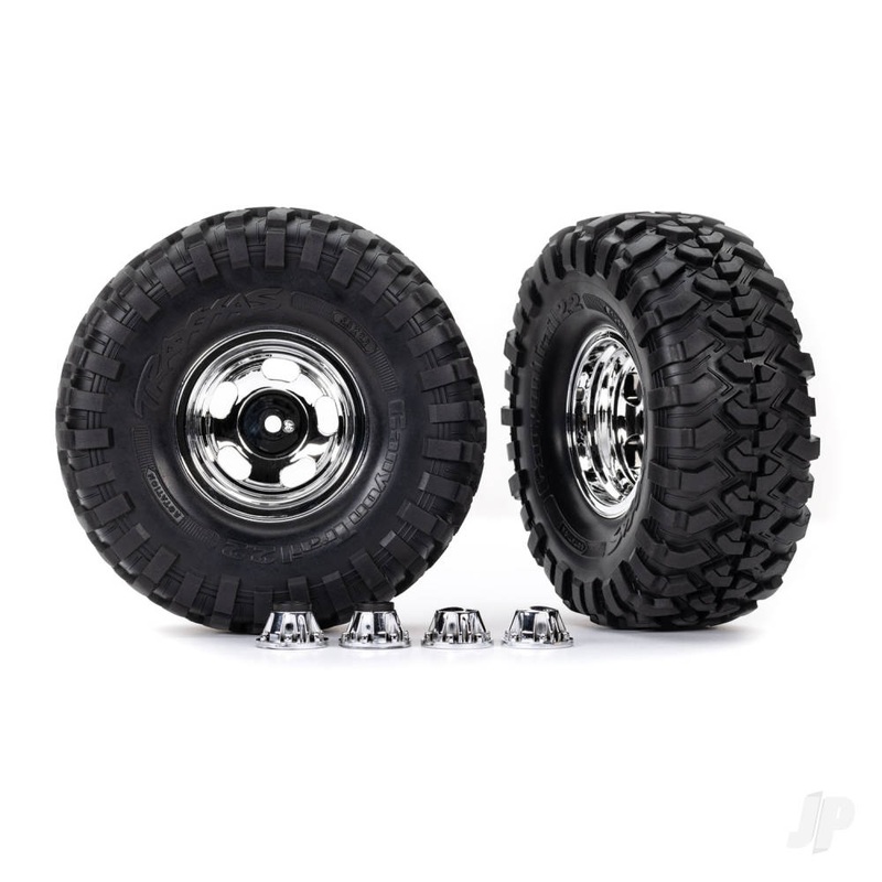 Tyres & wheels assembled glued (2.2in chrome wheels Canyon Trail 5.3 x 2.2in Tyres) (2)/ centre caps (2)/ decal sheet (requires #8255A extended thread stub axle)