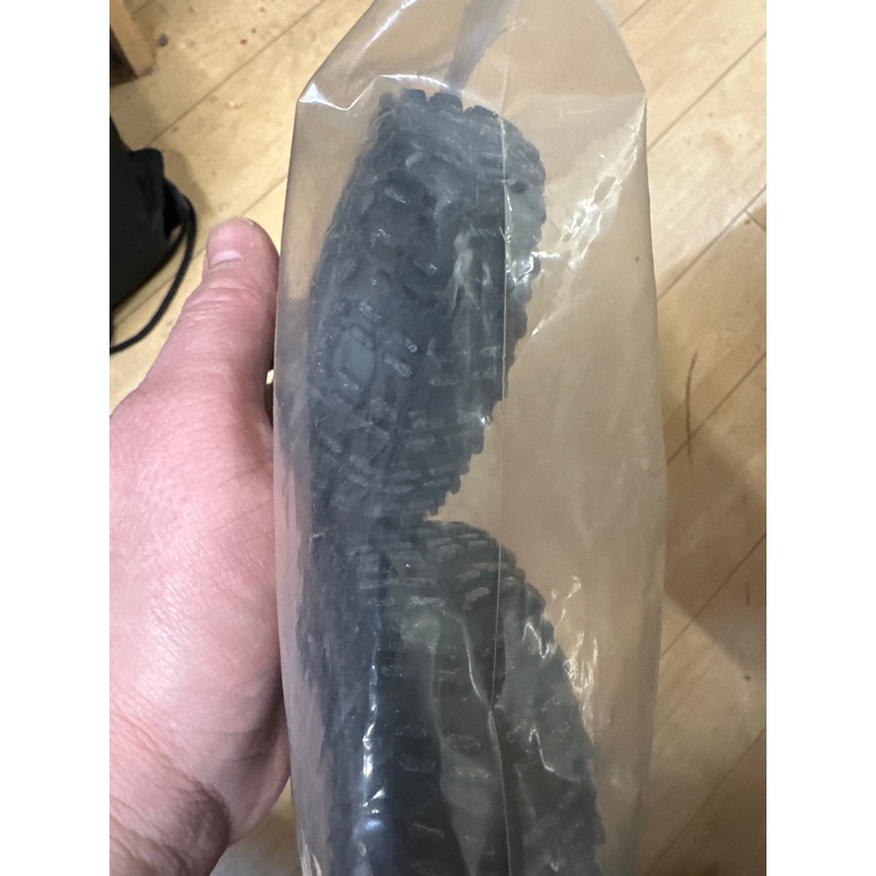 ARP 1/8th Off-Road Sapphire Tyres FAST390 (Box 106)