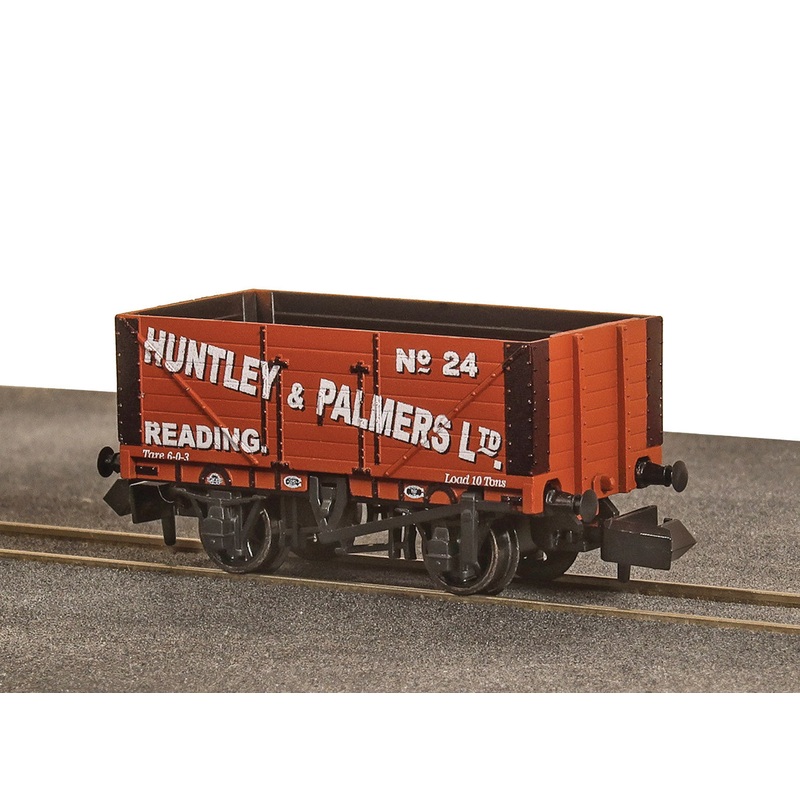 9ft 7 Plank Open Wagon Huntley & Palmer