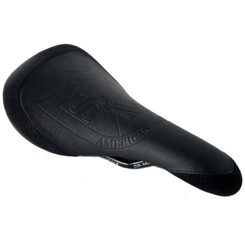 S&M Shield Railed Seat|Black